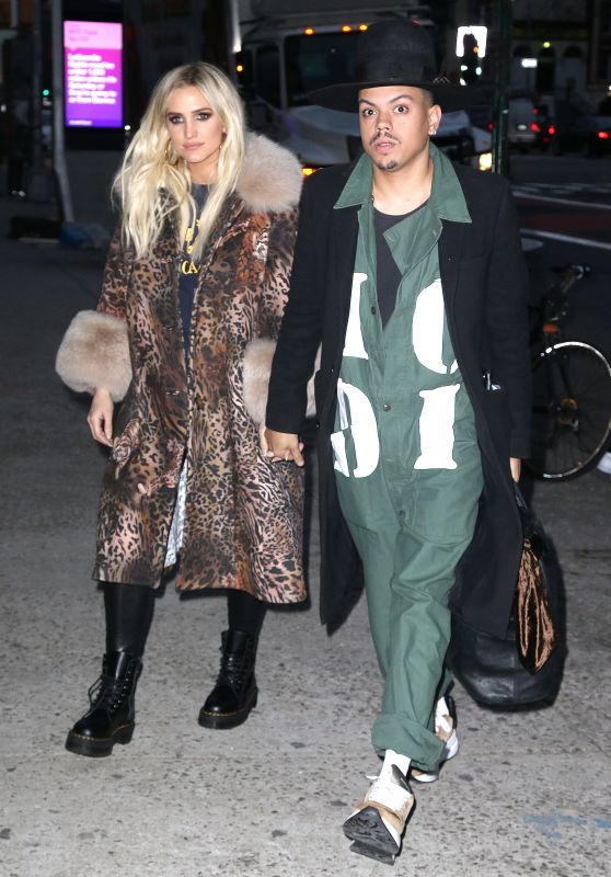 Ashlee Simpson - Out in NYC 01/07/2019