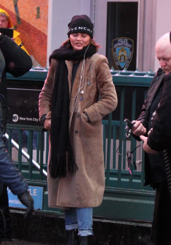 Chrissy Teigen - Times Square in NYC 12/31/2018