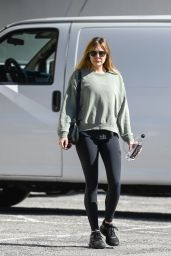 Elizabeth Olsen in Tights - Leaving a Gym in Los Angeles 01/23/2019