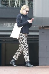 Emma Roberts Casual Style - Grabs Lunch at Cafe Gratitude in LA 01/07/2019