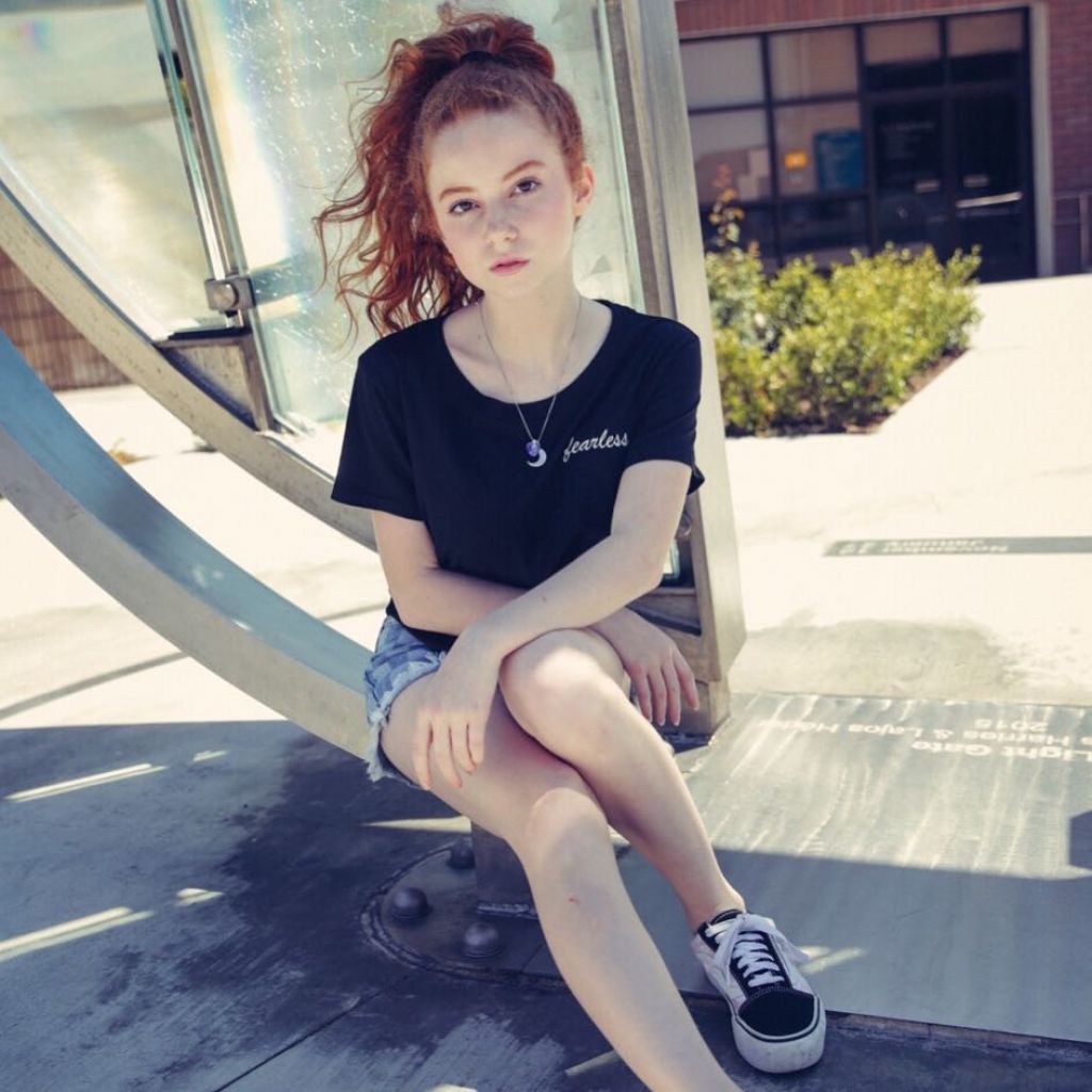 Francesca Capaldi - Personal Pics 01/01/2019 • CelebMafia