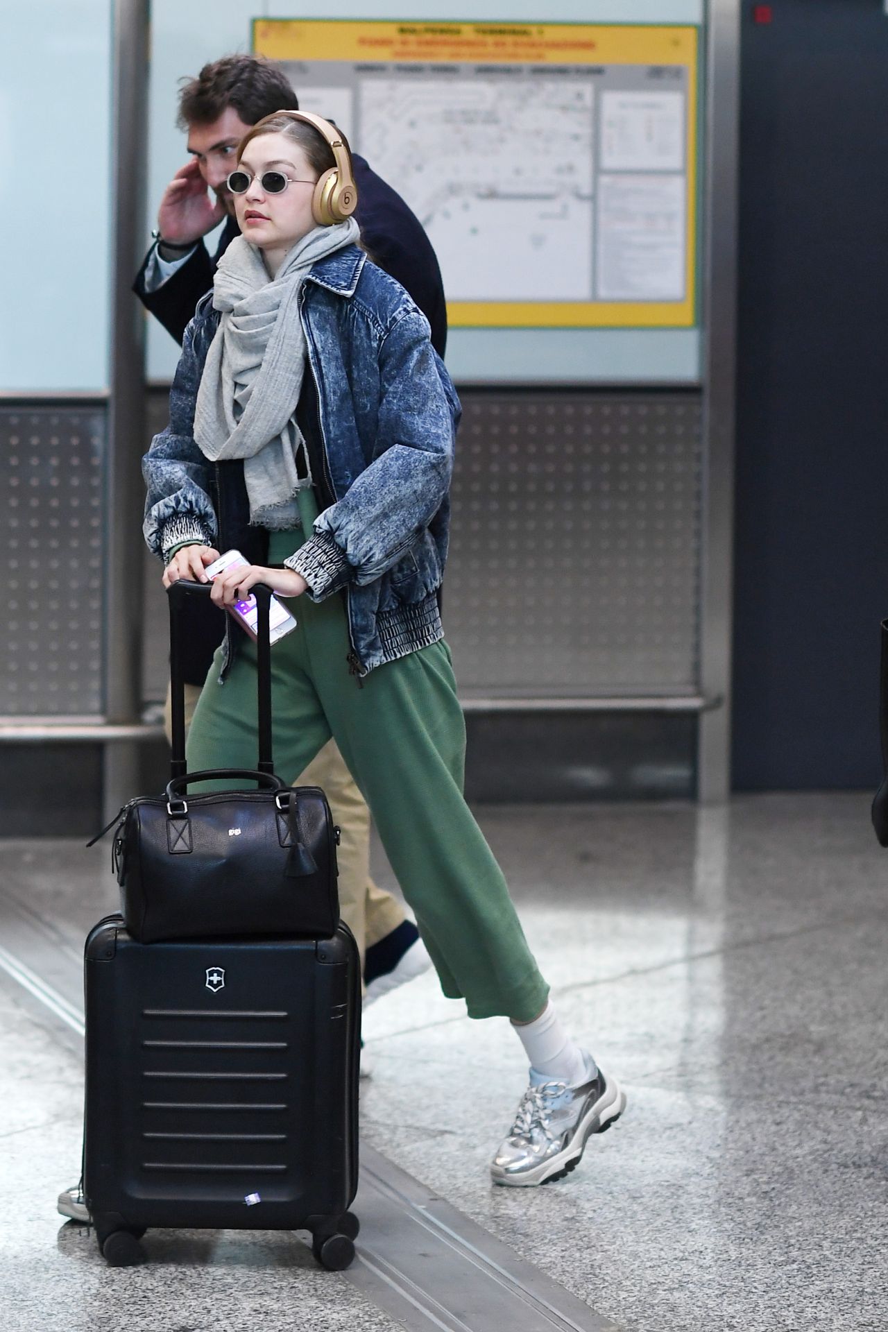 Gigi Hadid Malpensa Airport in Milan December 6, 2018 – Star Style