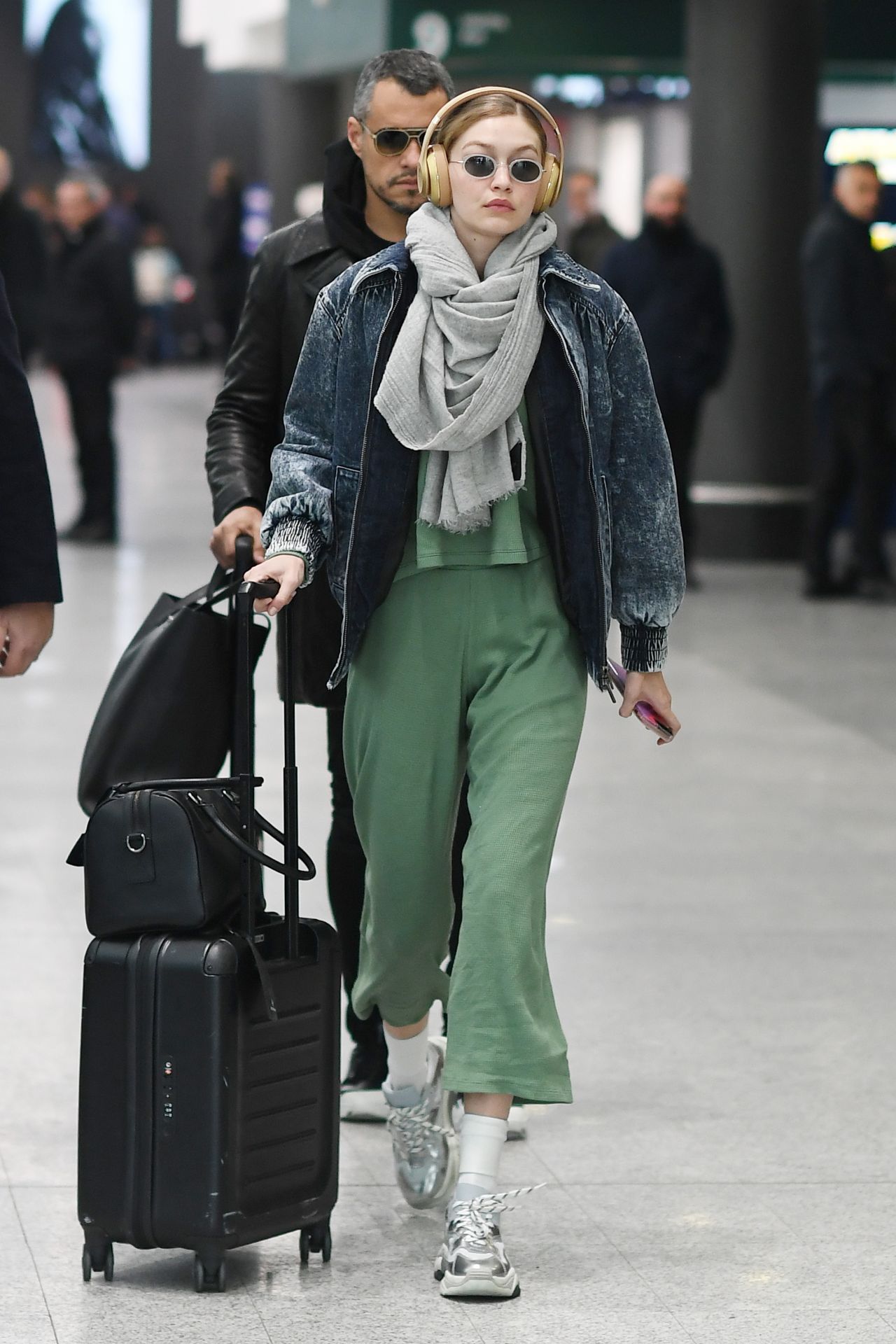Gigi Hadid Milan Airport September 17, 2019 – Star Style