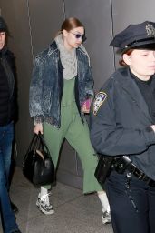 Gigi Hadid - Leaves Her Apartment in NYC 01/11/2019