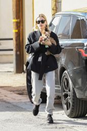 Hailey Rhode Bieber - Grabs a Smoothie From a Local Café in West Hollywood 01/24/2019