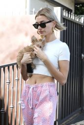 Hailey Rhode Bieber - Running Errands With Her New Puppy 01/24/2019