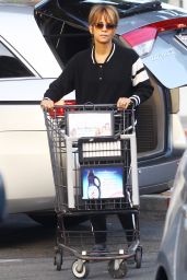 Halle Berry - Shopping in Beverly Hills 01/03/2019