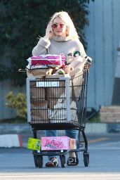 Hilary Duff - Grocery Shopping at Ralph