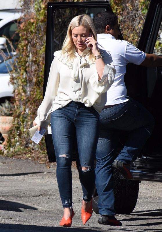 Hilary Duff - Petit Trois in Studio City 01/25/2019