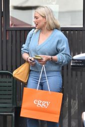 Hilary Duff Street Style 01/28/2019
