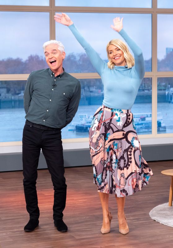 Holly Willoughby - This Morning TV Show 01/07/2019