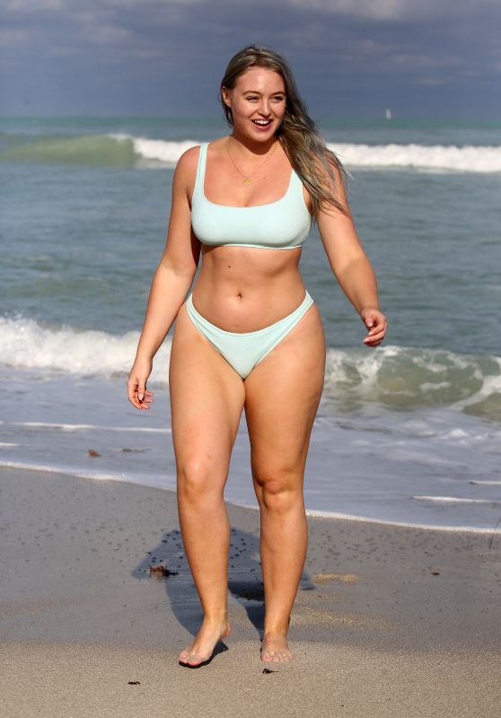 Iskra Lawrence in Pastel Bikini on the Beach in Miami 01/28/2019