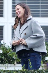 Jennifer Garner in Casual Outfit - Santa Monica 01/16/2019
