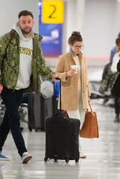 Jennifer Lawrence - JFK Airport in New York 01/06/2019