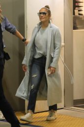Jennifer Lopez - Shopping at Tom Ford Store in Beverly Hills 12/31/2018