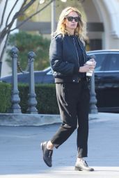 Julia Roberts Street Style 01/25/2019 • CelebMafia