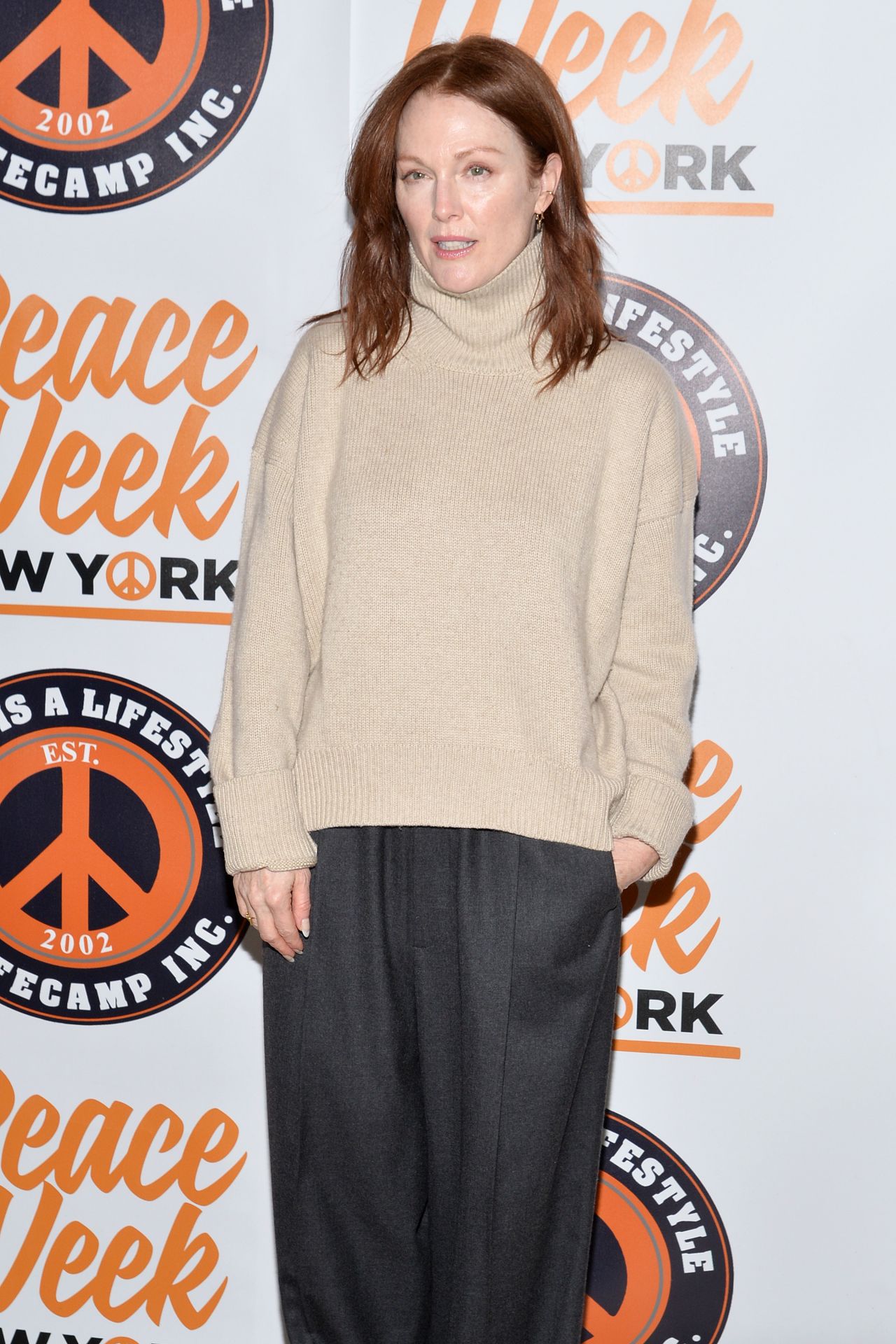 https://celebmafia.com/wp-content/uploads/2019/01/julianne-moore-9th-annual-peace-week-town-hall-in-ny-6.jpg