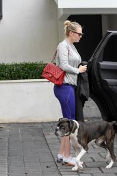 Kate Upton in Leggings 01/23/2019