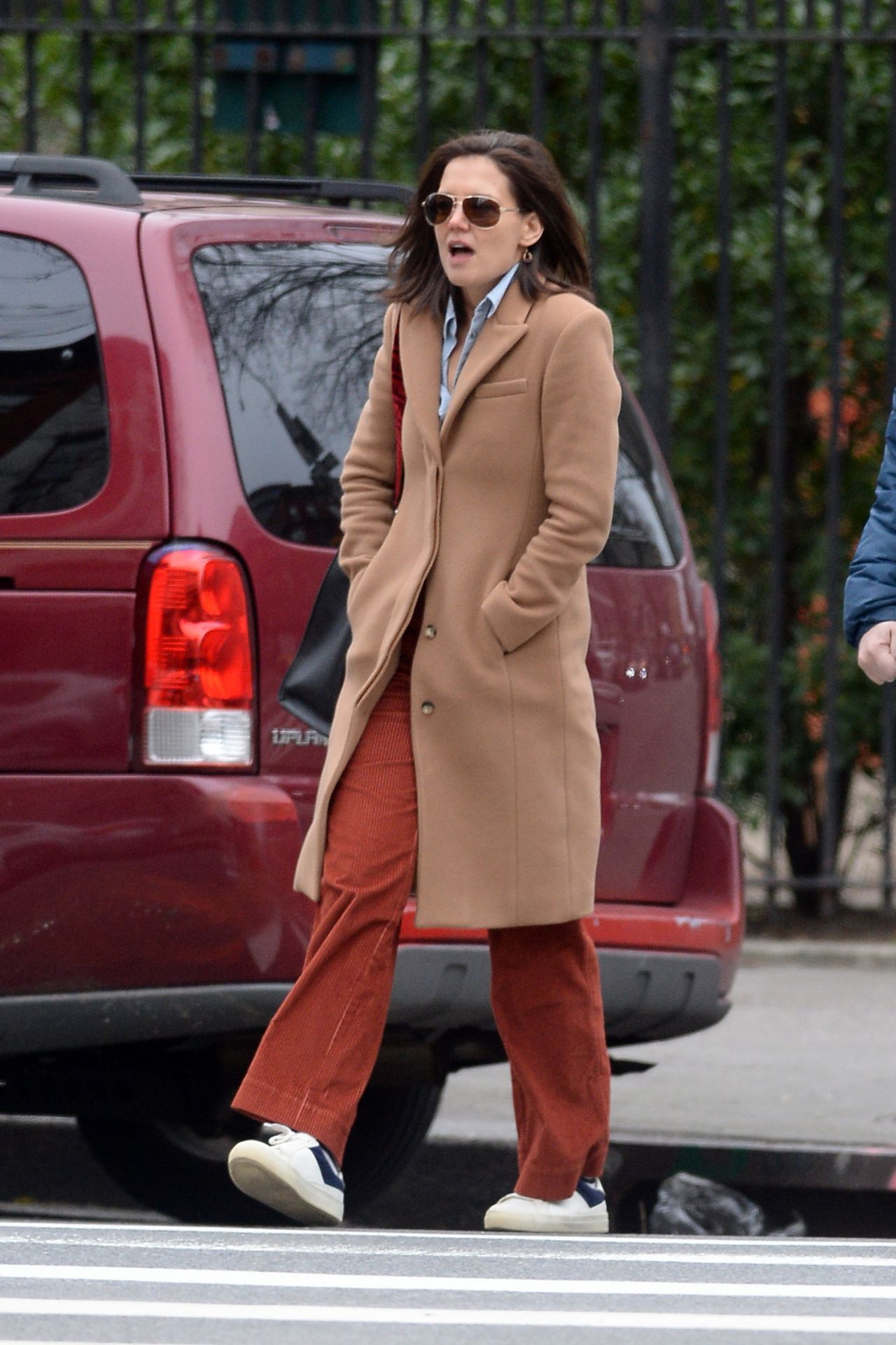 katie-holmes-out-in-new-york-city-01-07-2019-6.jpg