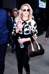 Kellie Pickler is Stylish - Leaving GMA in NYC 01/10/2019