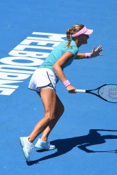 Kristina Mladenovic  – Practicing in Melbourne 01/11/2019