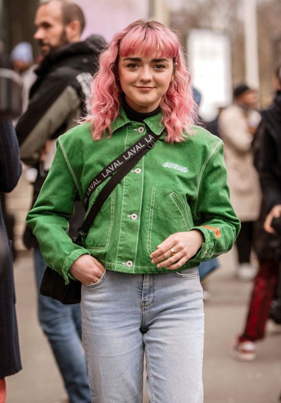 Maisie Williams Street Style 01/15/2019
