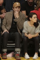 Mila Kunis and Ashton Kutcher - LA Lakers vs Philadelphia 76