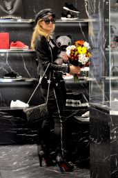 Paris Hilton - Shopping at Philipp Plein Boutique in Milan 01/11/2019