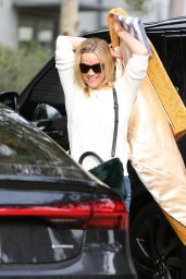 Reese Witherspoon - Out in Santa Monica 01/12/2019