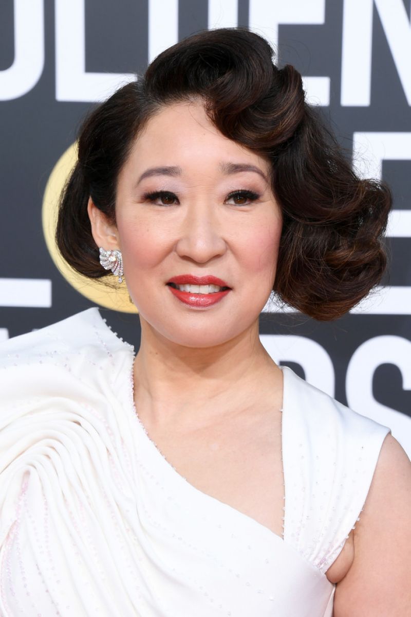 Sandra Oh 2019 Golden Globe Awards Red Carpet • CelebMafia