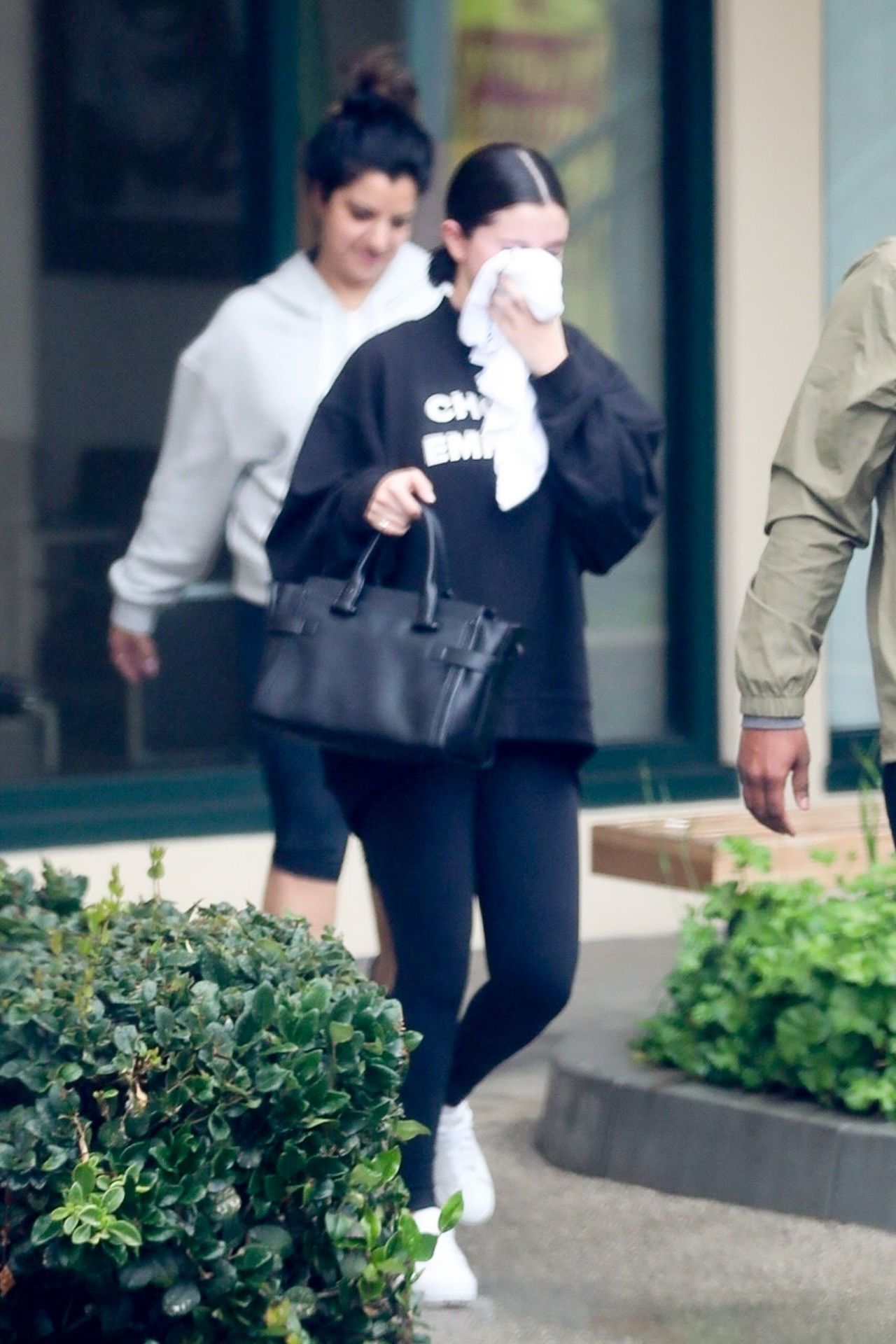 Stylish Selena Gomez Carries A $3,830 Bag To The Gym