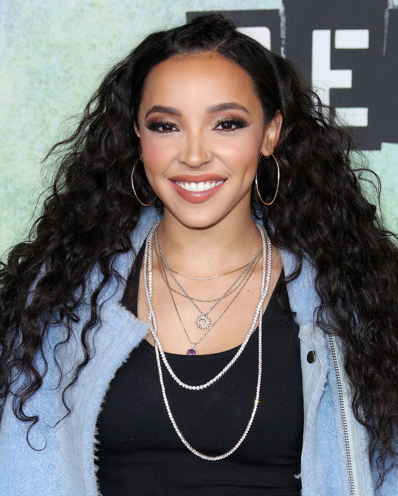 Tinashe – “Rent: Live” TV Show Photocall in LA • CelebMafia