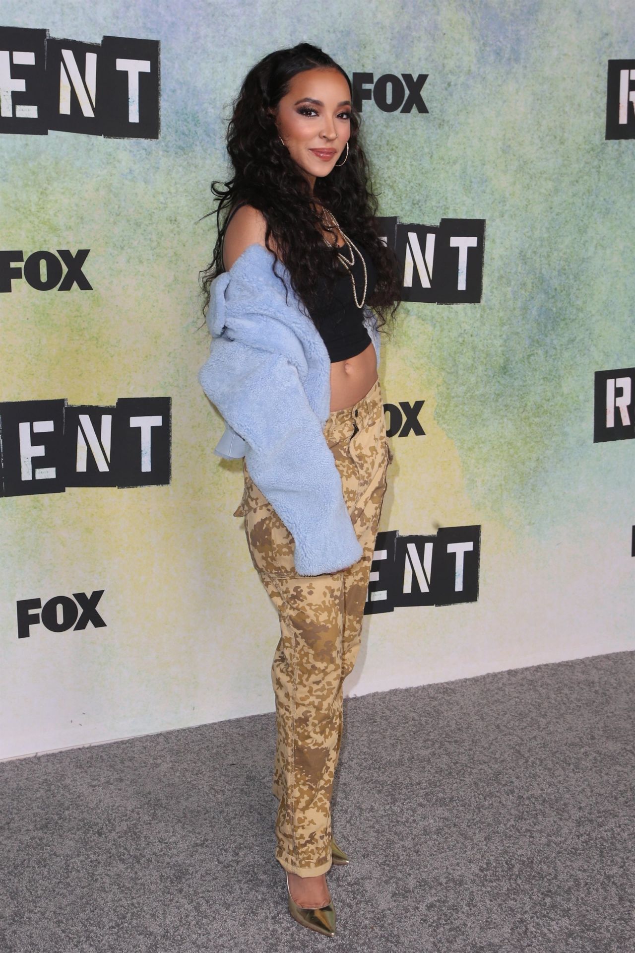 Tinashe – “Rent: Live” TV Show Photocall in LA • CelebMafia