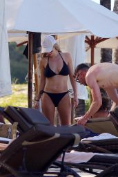 Una Healy in Bikini and New Boyfriend David Breen - Mauritius 01/26/2019