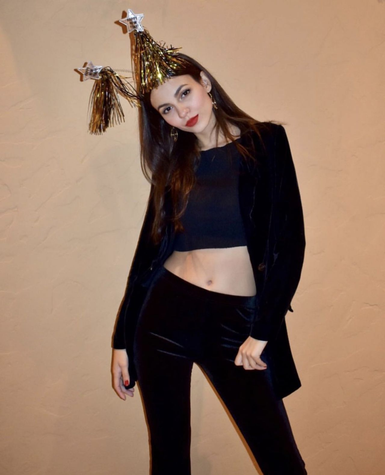 victoria-justice-personal-pics-and-videos-01-02-2019-2.jpg