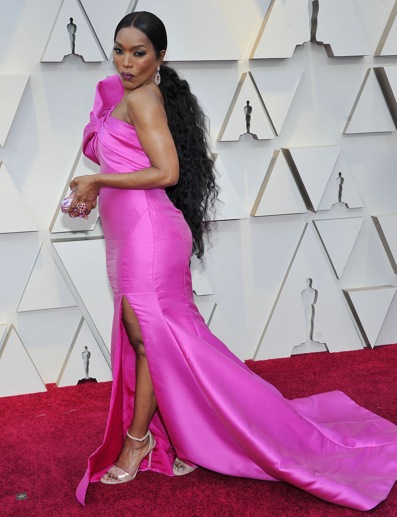 Angela Bassett Oscars 2019 Red Carpet • CelebMafia