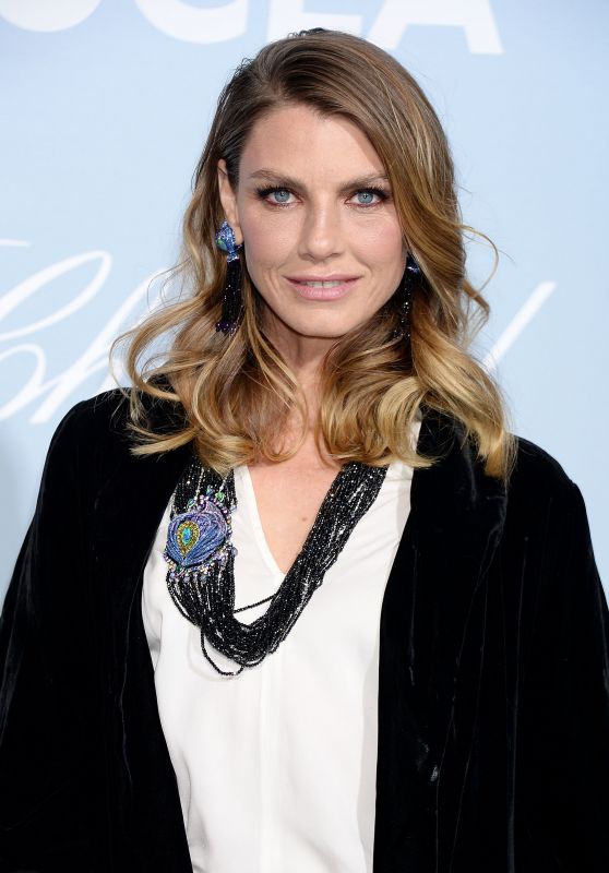Angela Lindvall – 2019 Hollywood For Science Gala