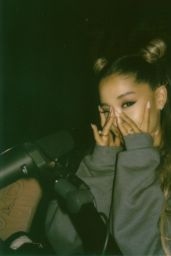 Ariana Grande - Personal Pics 02/11/2019