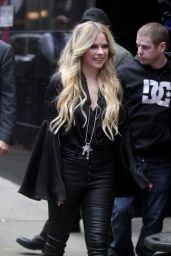 Avril Lavigne - Outside GMA in NYC 02/15/2019