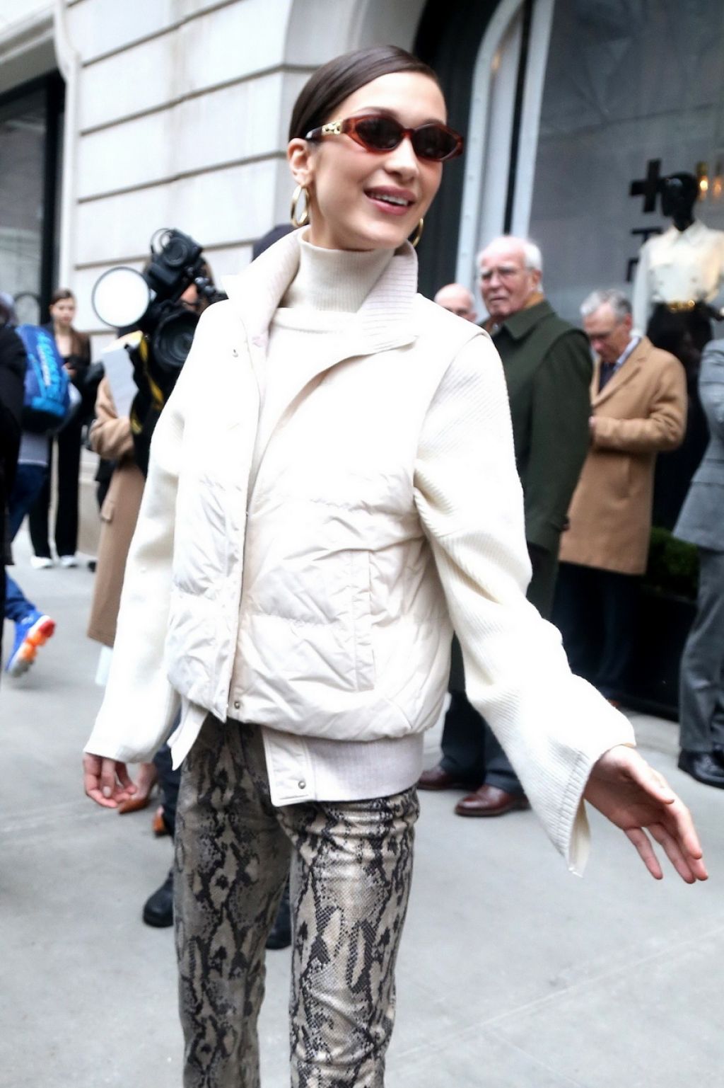 Bella Hadid Fashion and Style 02/07/2019 • CelebMafia