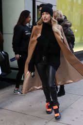 Hailey Rhode Bieber Street Fashion - NYC 02/10/2019