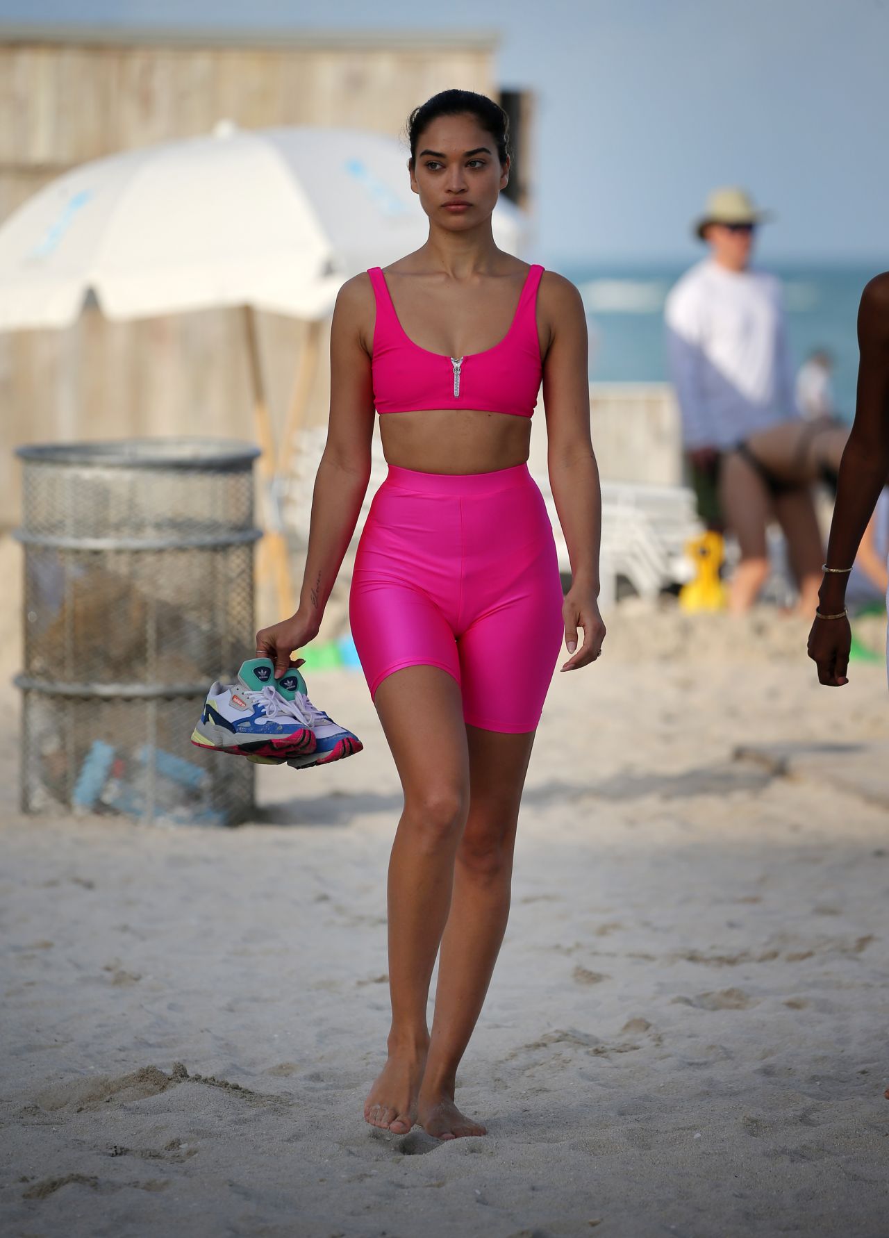 Jasmine Tookes Shanina Shaik And Lais Ribeiro Bikini Beach Party In Miami 02 01 2019 Celebmafia
