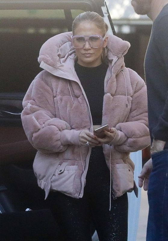 Jennifer Lopez - Arrives at a Dance Studio in LA 02/07/2019