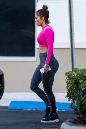 Jennifer Lopez in Tights 02/19/2019