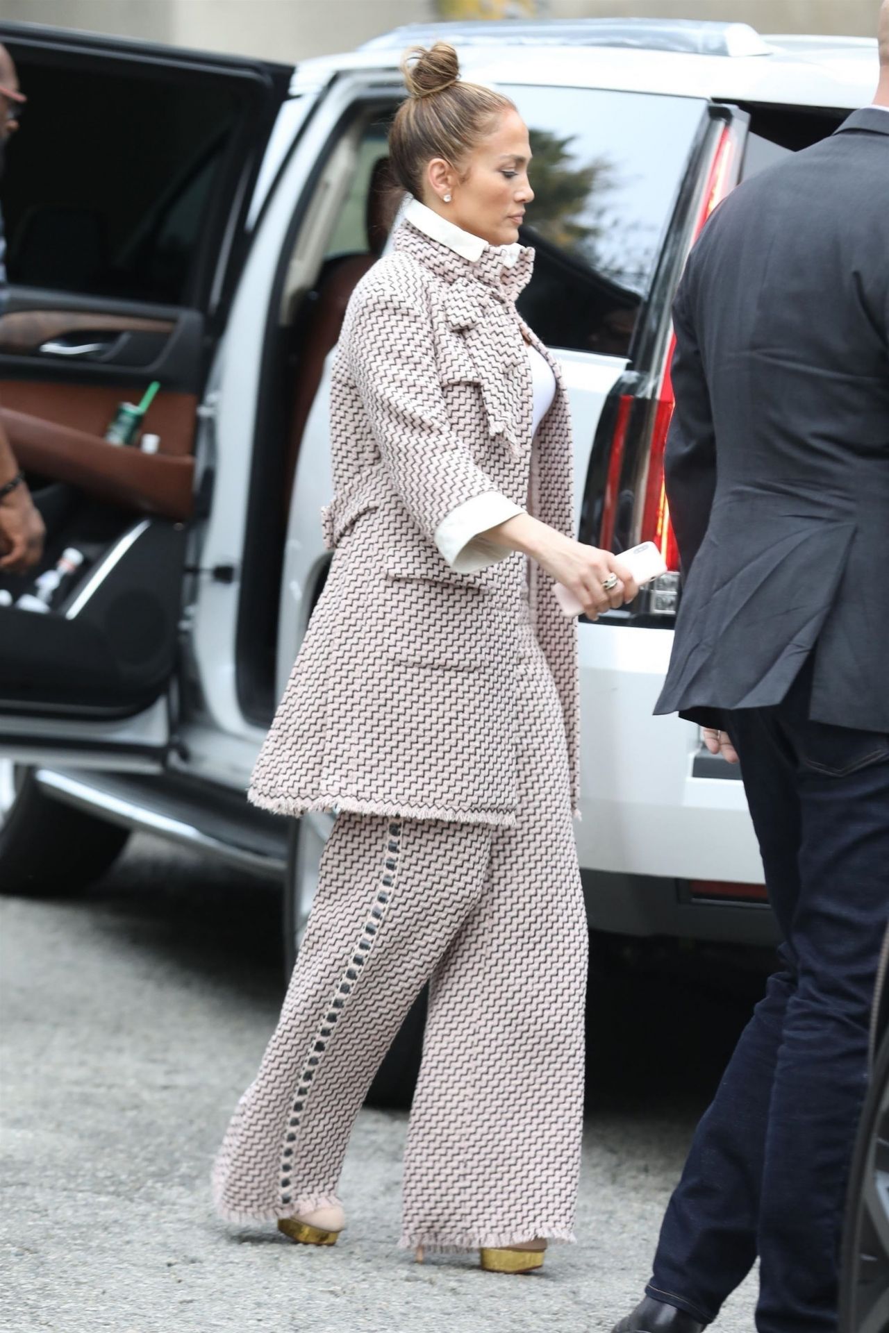Jennifer Lopez is Stylish - Arriving for a Business Meeting in LA 02/27/20191280 x 1920