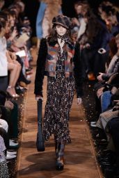 Kaia Gerber Walks Michael Kors Fashion Show in New York 02/13/2019
