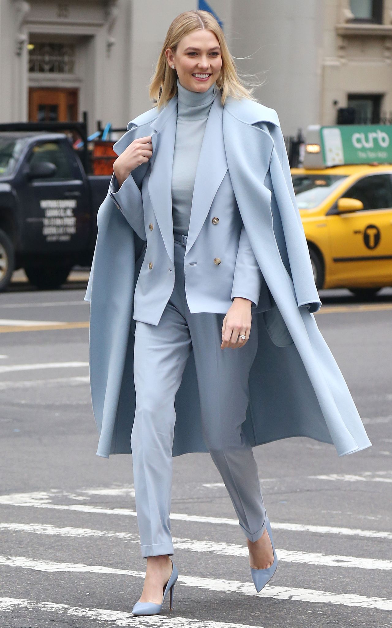 Karlie Kloss - Arriving at the Ralph Lauren Show in New York 02/07/2019 ...