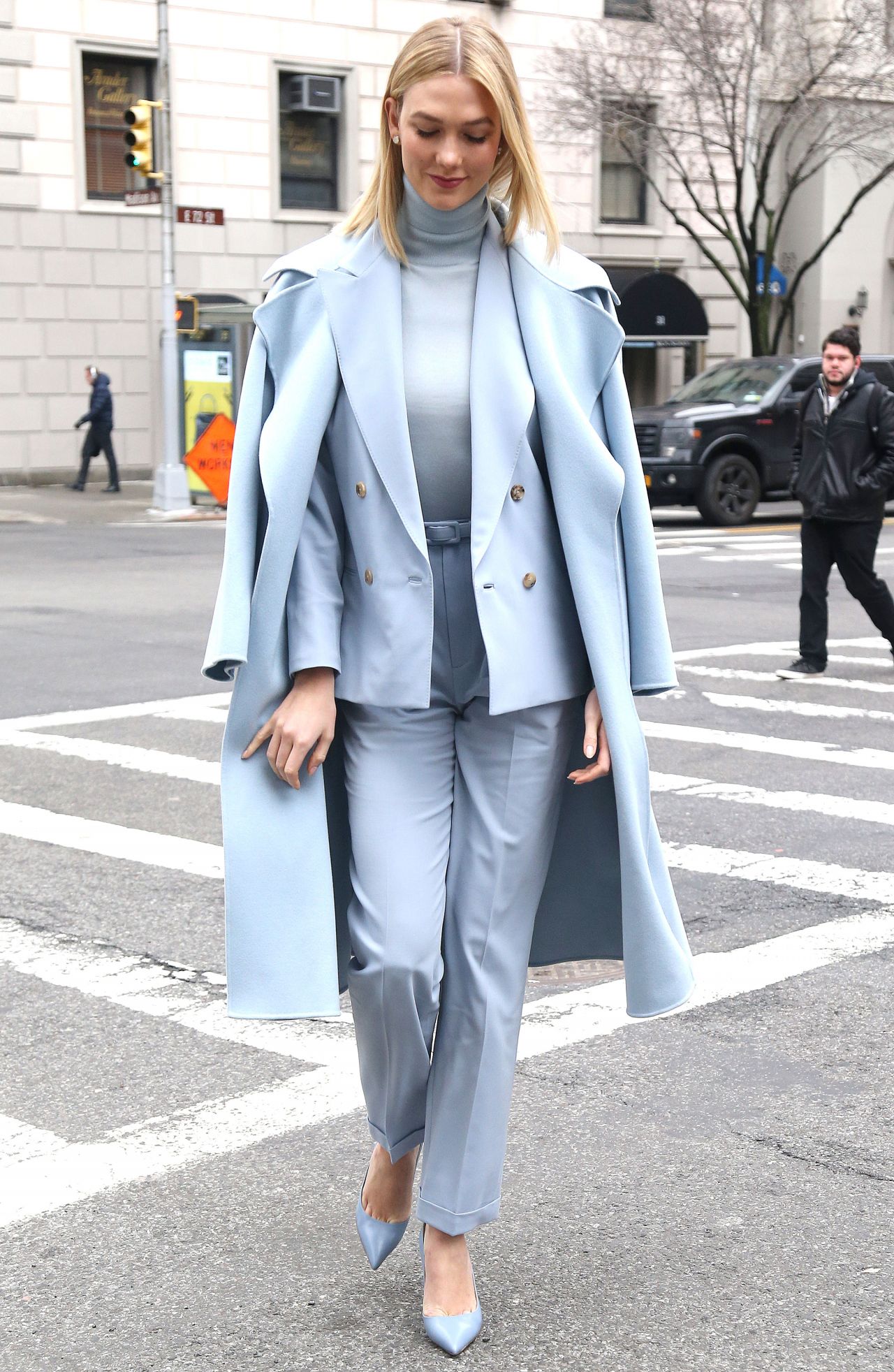 Karlie Kloss - Arriving at the Ralph Lauren Show in New York 02/07/2019 ...