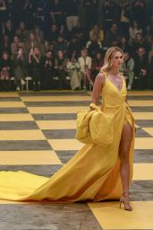 Karlie Kloss Walks Off-White Fashion Show in Paris 02/28/2019