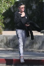 Kristen Stewart - Heading to a SPA in LA 02/05/2019